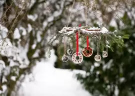 Wildlife-friendly Christmas garden decorations