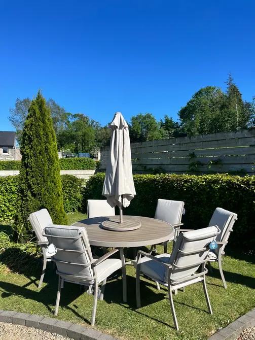 LeisureGrow Palermo 6 Seater Dining Set with 3m Parasol - image 2